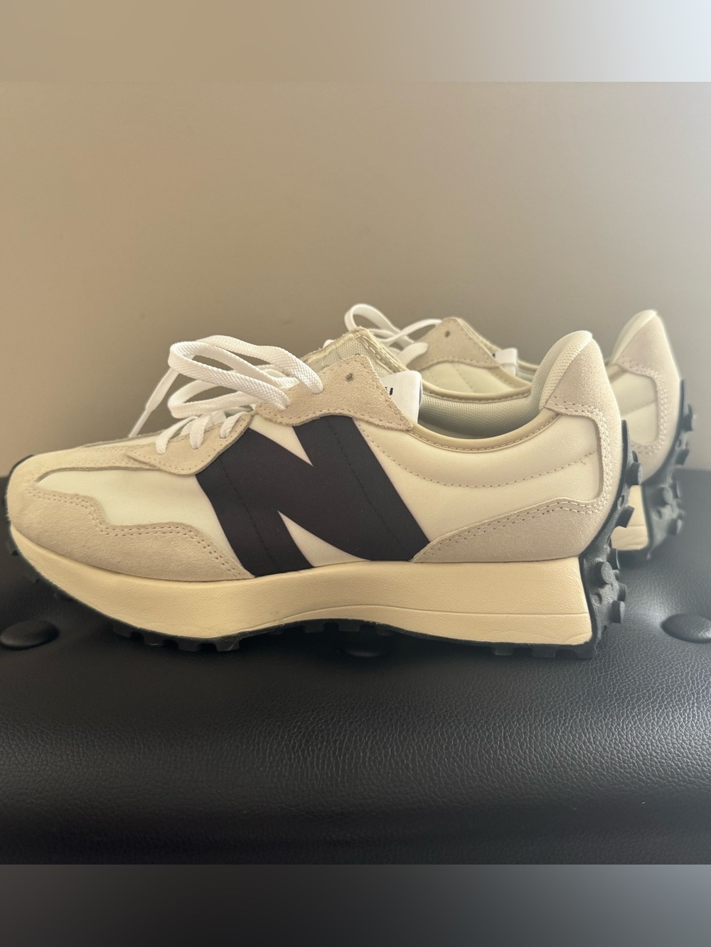 New Balance NWOB classic 327 size 9